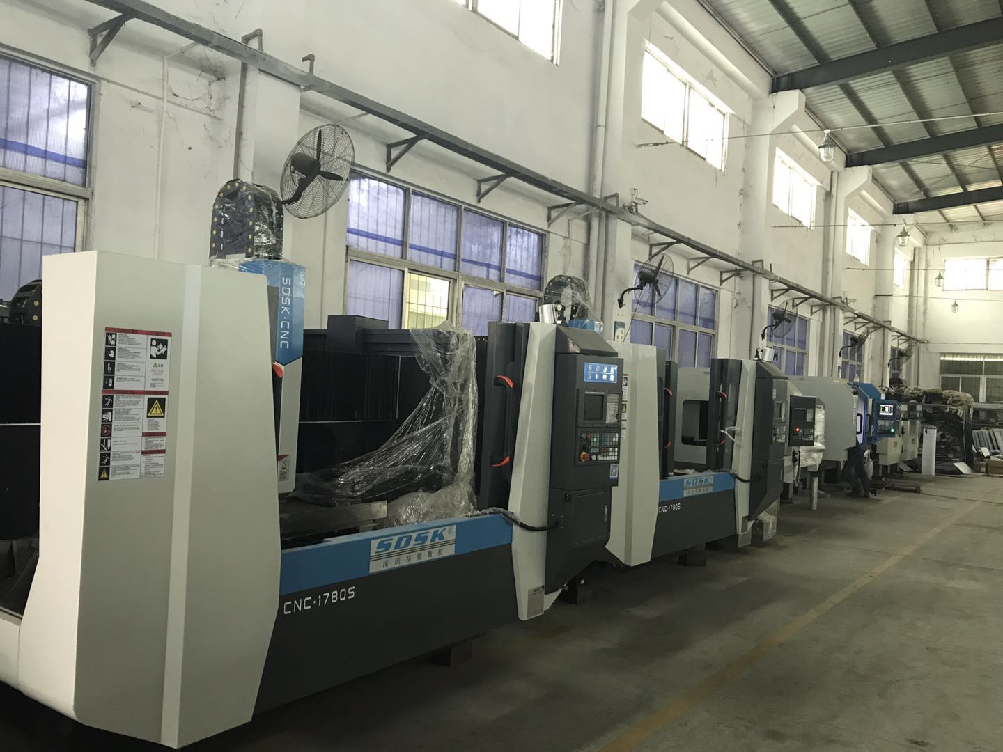 CNC加工中心、雕銑機和精雕機三者的區(qū)別有那些